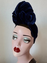 Load image into Gallery viewer, Blue velvet burlesque vintage glamorous turban