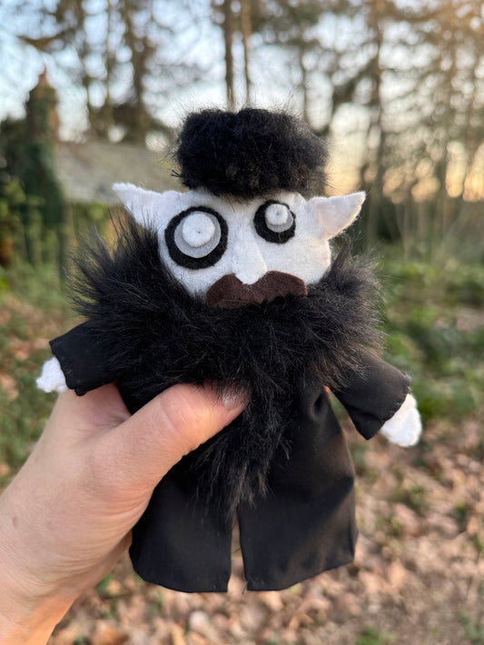 Creepy Craft: Making A Nosferatu Buddy.