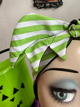 Load image into Gallery viewer, Mannequin head with Halloween-themed bat headscarf