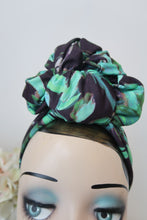 Load image into Gallery viewer, Green tropical print 1940s summer turban 