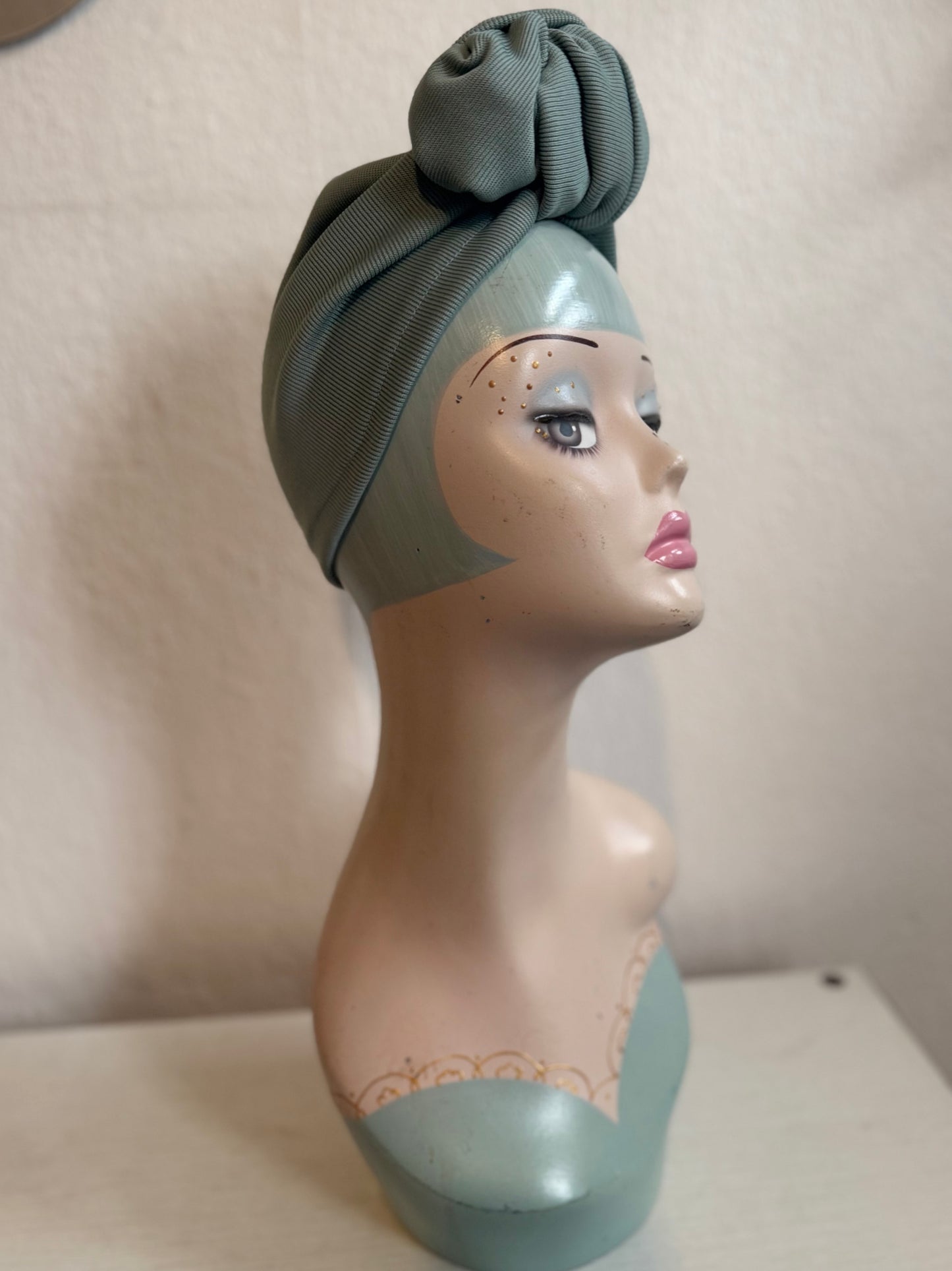 50% OFF SALE ITEM: SMALL KNOT Ribbed Pale Aqua (Full Coverage) 1940s Style Pre-tied Turban