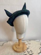 Load image into Gallery viewer, Blackwatch tartan devil beret hat