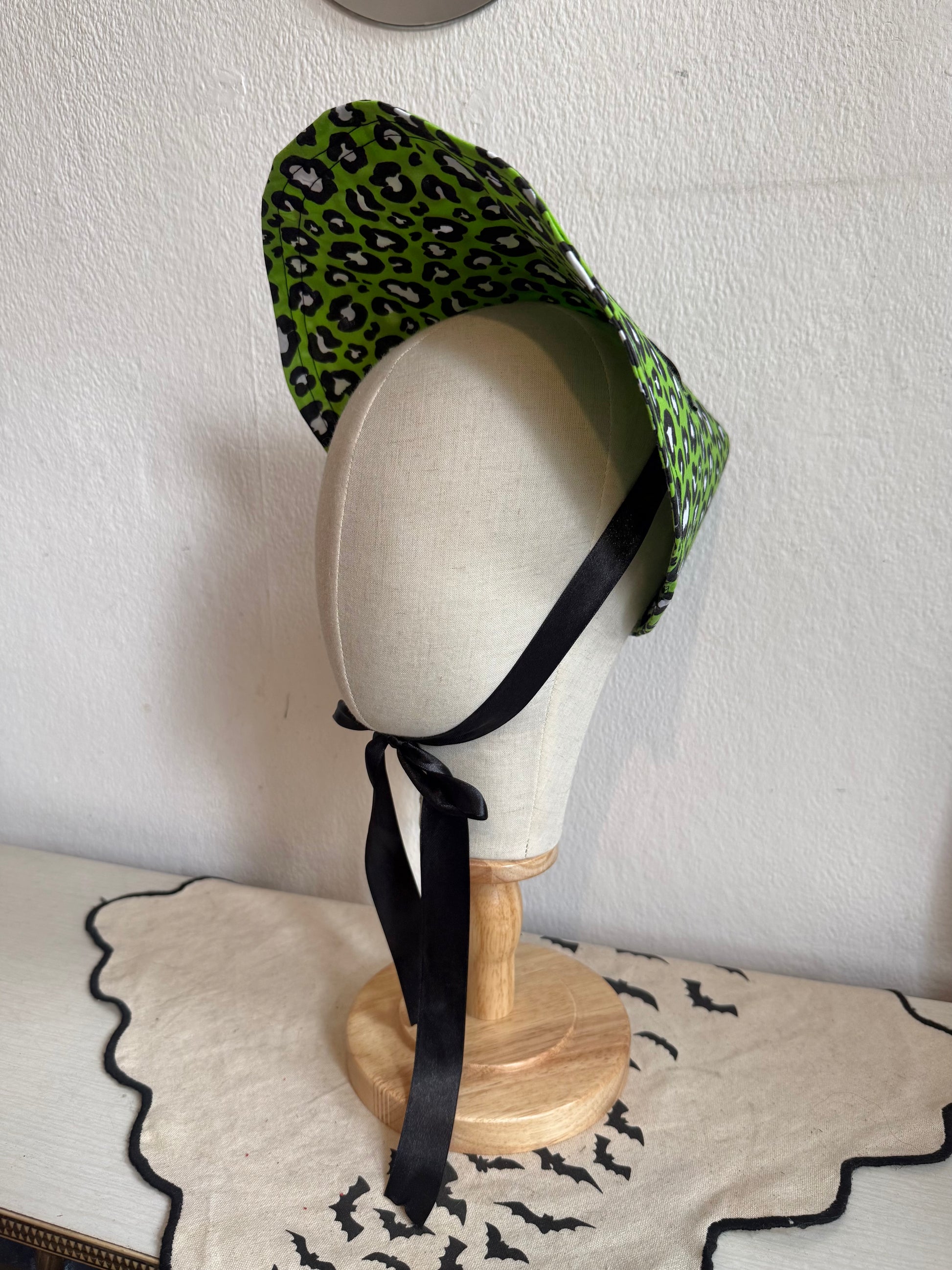 Green leopard print rockabilly sun hat