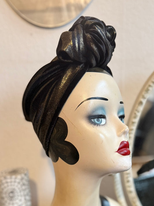 Vintage 1940s reproduction velvet turban 