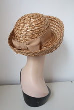 Load image into Gallery viewer, Vintage straw hat