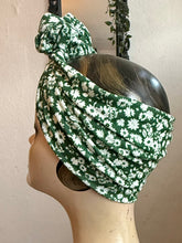 Load image into Gallery viewer, 1940s vintage floral headband 