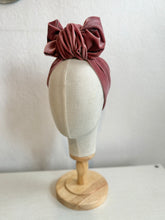 Load image into Gallery viewer, Vintage style handmade velvet headband