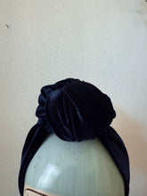 Load image into Gallery viewer, Velvet vintage turban for women 