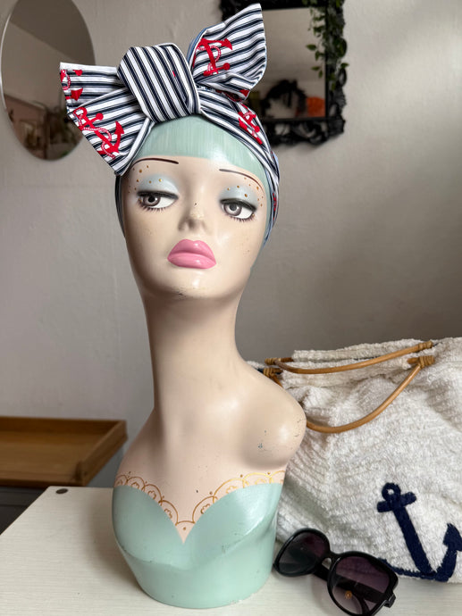 Reversible nautical headscarf 
