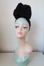 Load image into Gallery viewer, Black Lurex turban vintage 