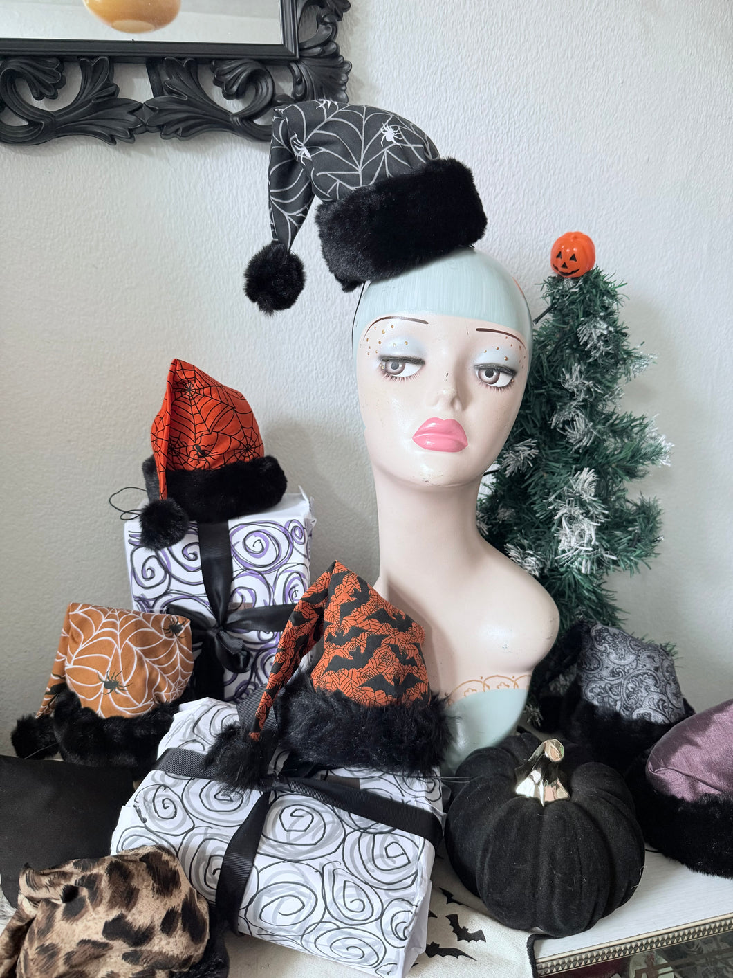 Creepy Christmas hat, gothic Christmas, nightmare before Christmas, alt fashion 