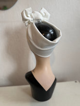 Load image into Gallery viewer, Vintage style handmade jersey headband