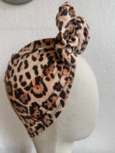 Load image into Gallery viewer, Sparkly leopard print turban 