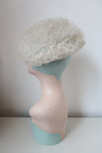 Load image into Gallery viewer, Cream tulle vintage hat