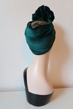 Load image into Gallery viewer, Green velvet headband 
