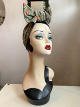 Load image into Gallery viewer, Floral vintage headscarf