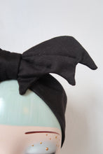 Load image into Gallery viewer, handmade halloween black bat turban 