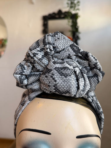 Vintage style headband 