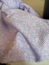 Load image into Gallery viewer, 50% OFF SALE ITEM: Lilac Ribbed Floral 1940s Style Pre-tied Turban (Full Coverage)