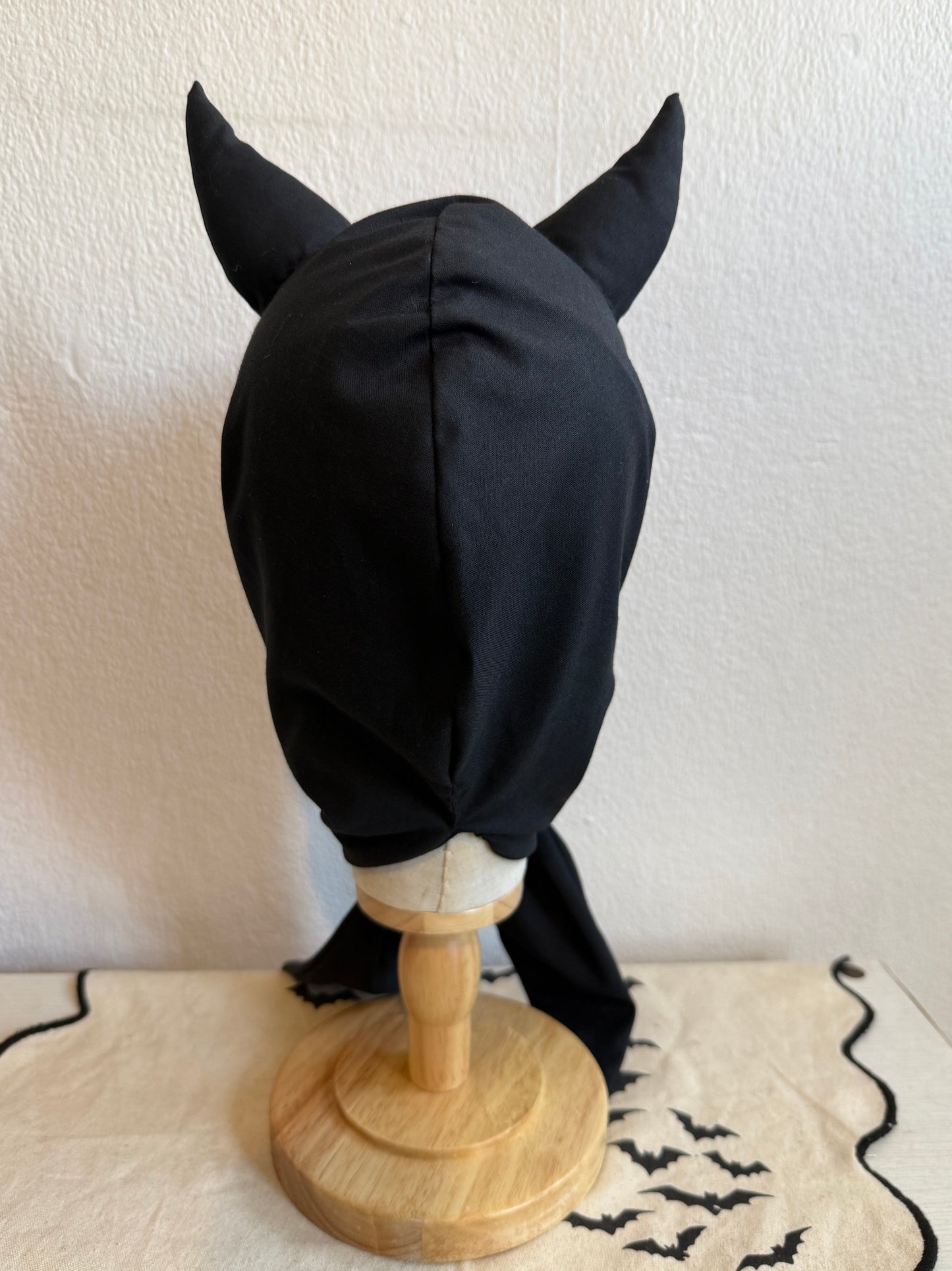 Devil bonnet