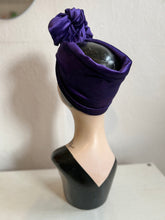Load image into Gallery viewer, Vintage style handmade velvet headband