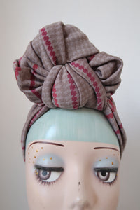 SALE ITEM: SLOUCHY KNOT Vintage Style Pre-tied Headband in Grey & Pink Houndstooth
