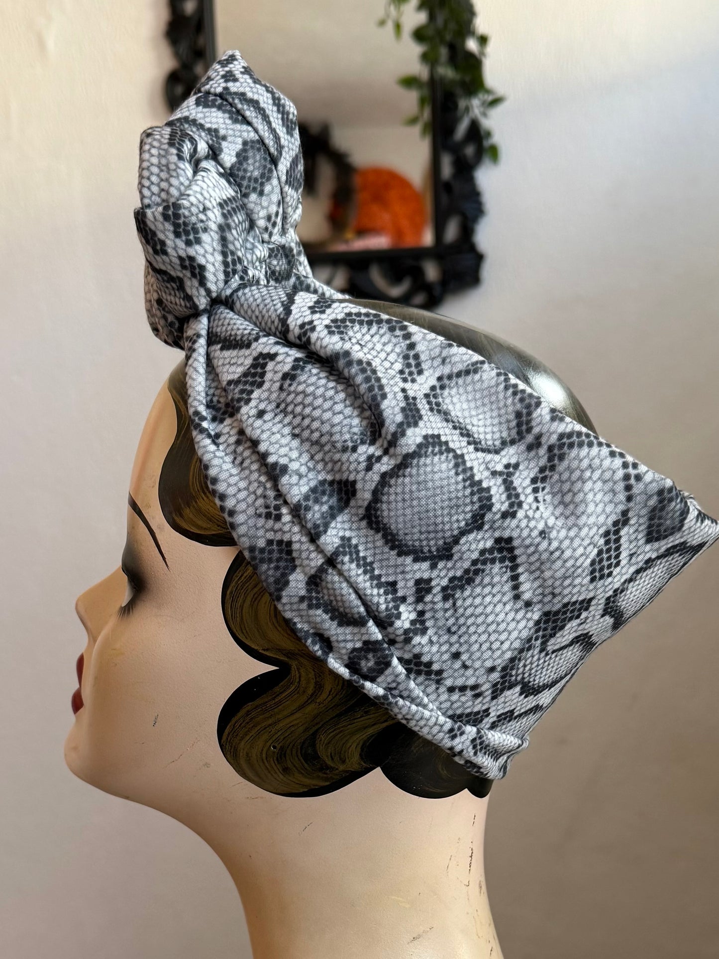 Vintage style headband 