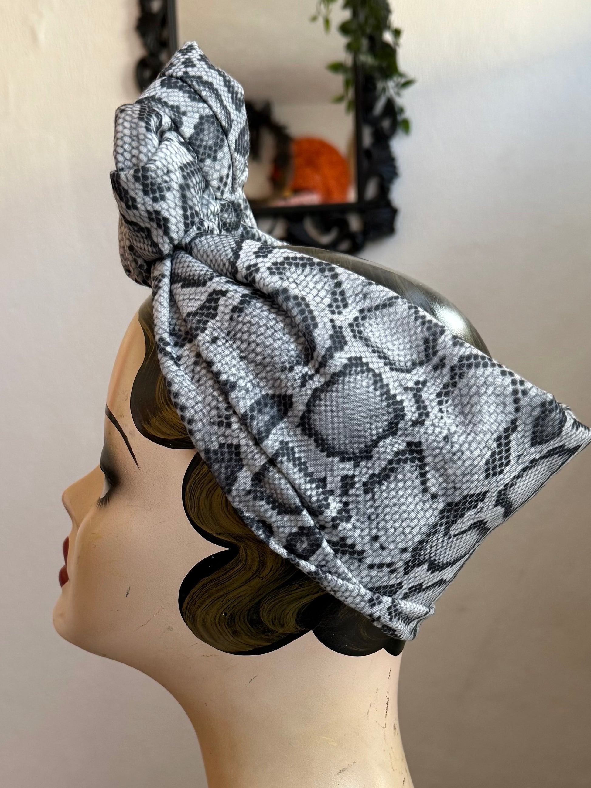 Vintage style headband 