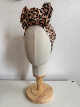 Load image into Gallery viewer, Sparkly leopard print turban 