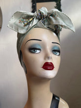 Load image into Gallery viewer, Vintage headscarf