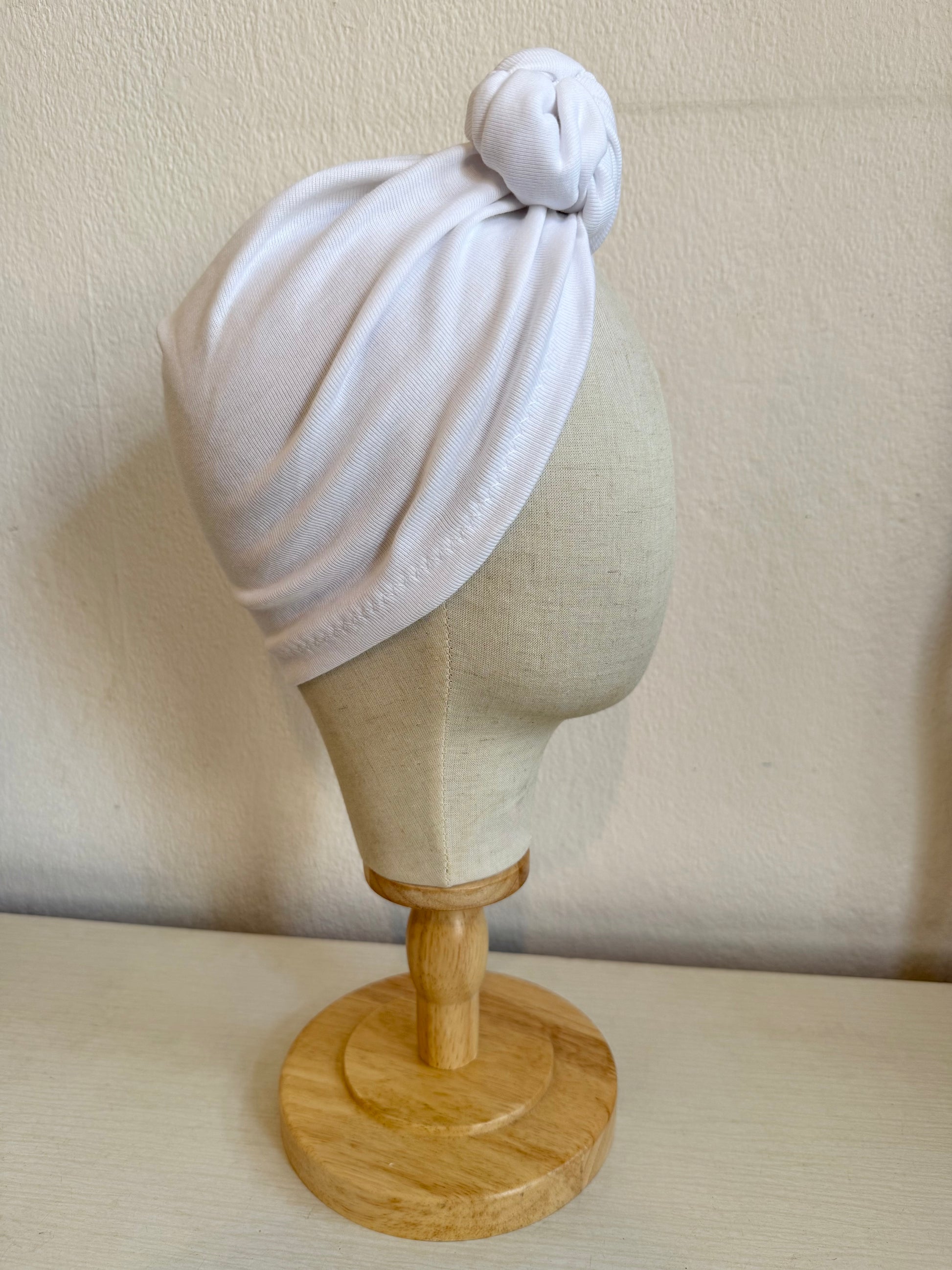 White vintage style turban 