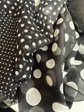 Load image into Gallery viewer, Vintage headscarf