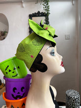 Load image into Gallery viewer, Spiderweb headscarf 