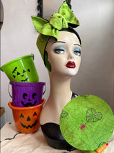 Load image into Gallery viewer, Spiderweb headscarf 