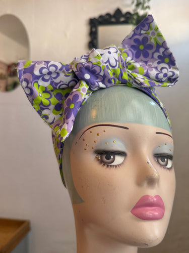 Retro pattern headscarf