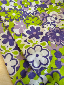 Retro pattern headscarf