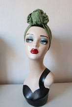 Load image into Gallery viewer, Green vintage turban handmade, 1940s