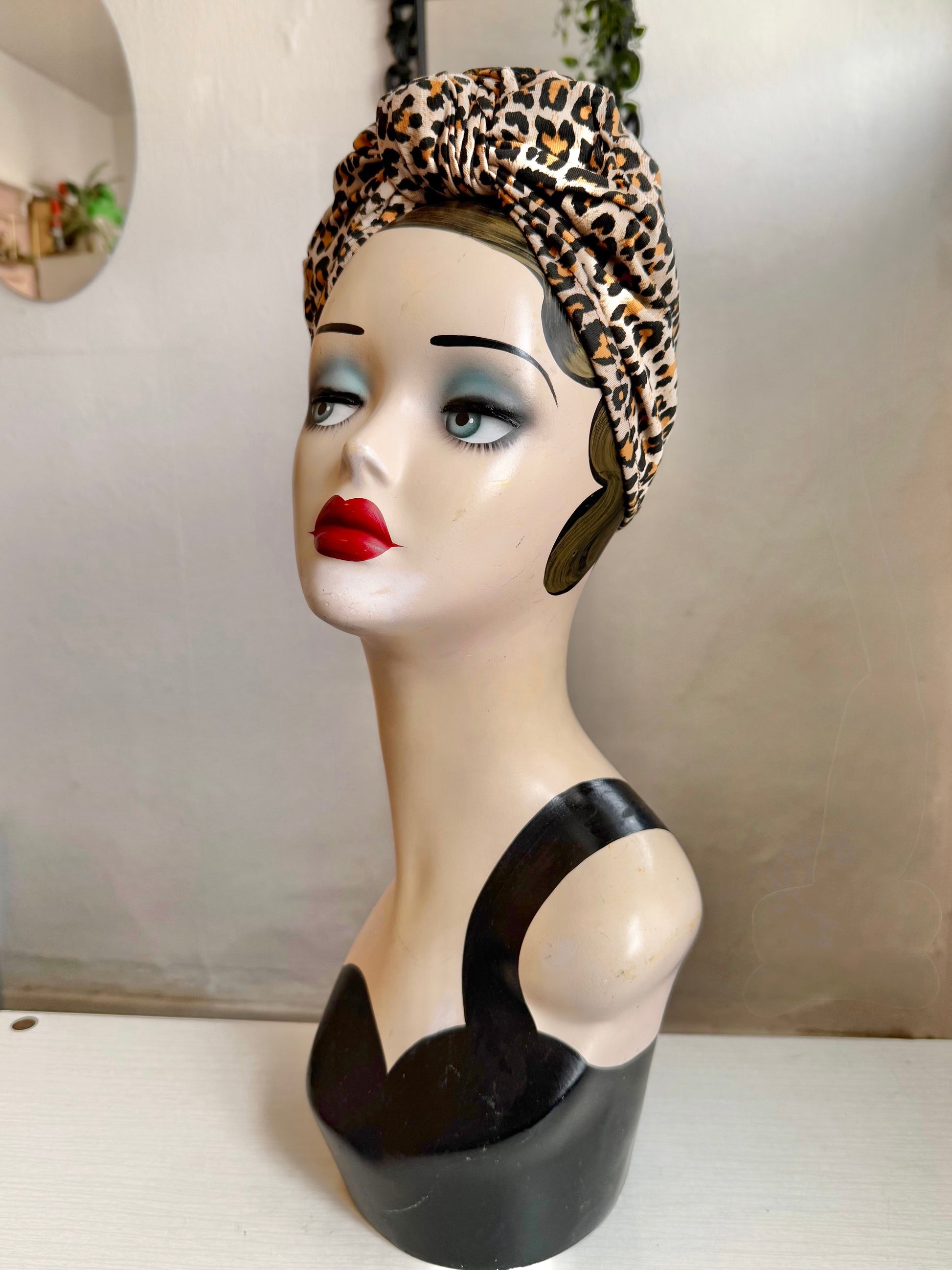 Leopard print 1940s vintage pin-up turban 