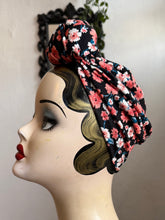 Load image into Gallery viewer, Floral 1940s vintage pin-up turban 