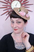 Load image into Gallery viewer, Mini straw vintage fascinator with pink flowers 