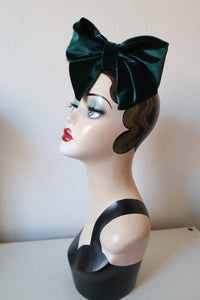 Green velvet vintage hair bow