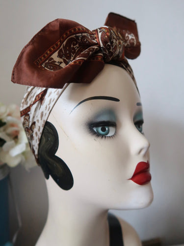 vintage scarf for 1940s turban tying  