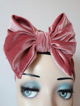 Load image into Gallery viewer, Velvet vintage bow turban 