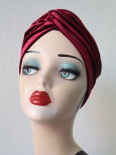 Load image into Gallery viewer, Vintage 1920s velvet turban 