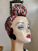 Load image into Gallery viewer, Floral 1940s vintage pin-up turban 