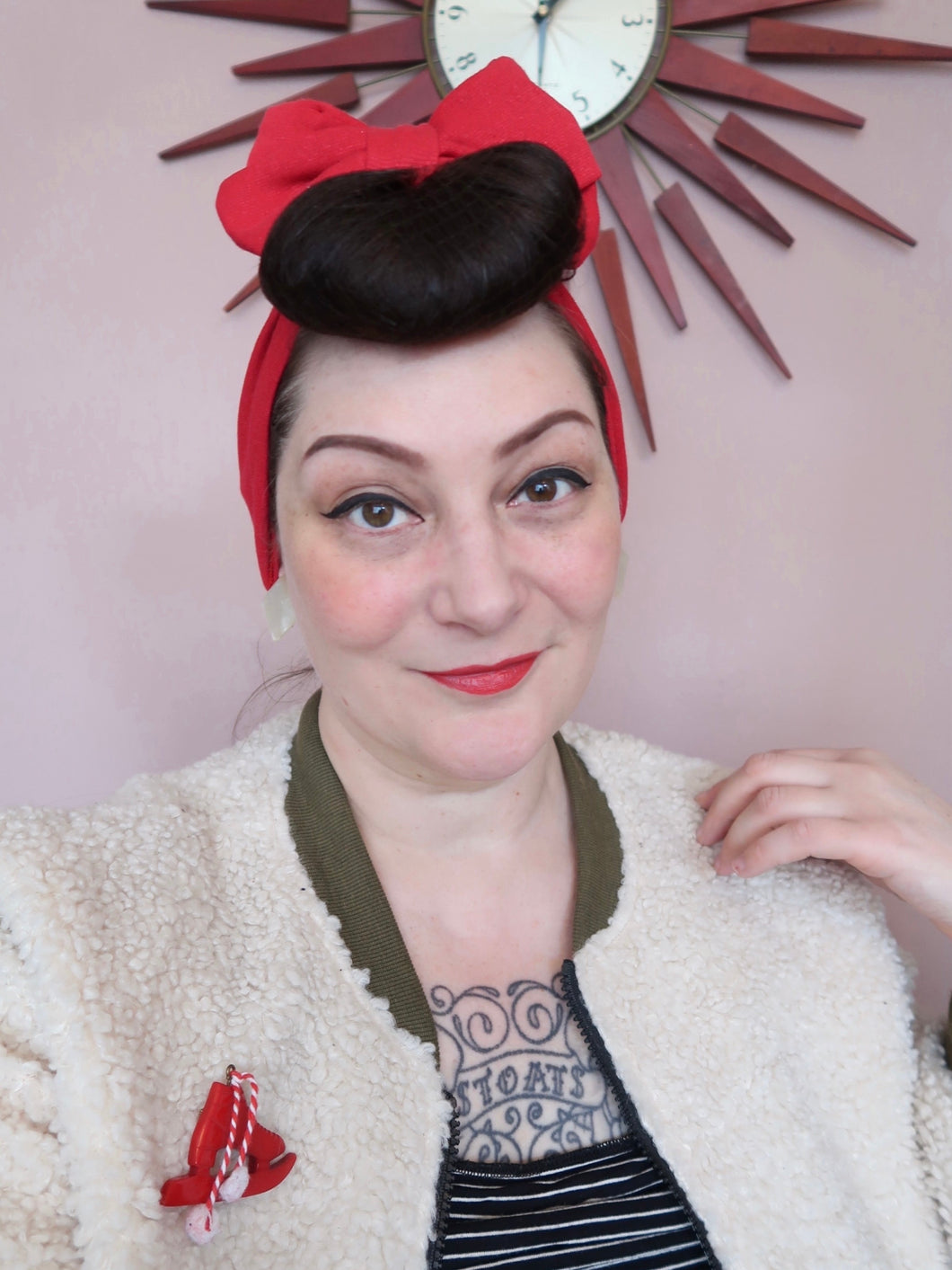 Red bow vintage turban