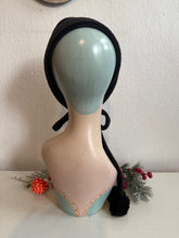 Load image into Gallery viewer, 1950s black fleece vintage style headband for winter on a blue head display model head
