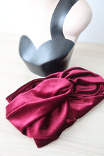 Load image into Gallery viewer, Easy to wear stretch velvet headband 